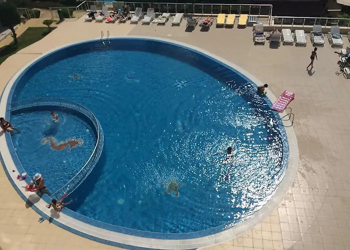 с две спални в комплекс лъки 2 влас *