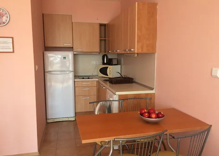 с две спални в комплекс лъки 2 влас *